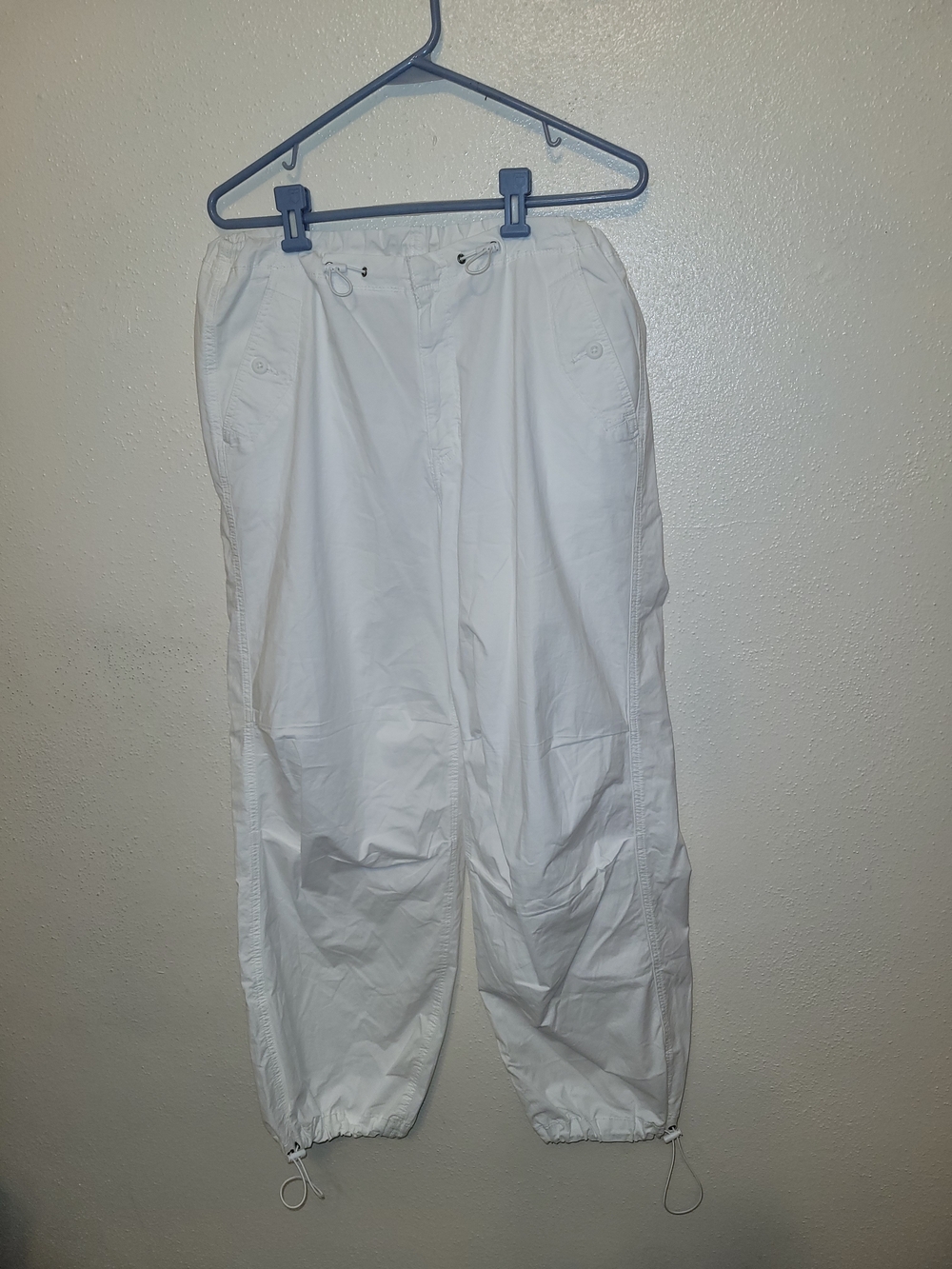 AMERICAN EAGLE Stretch Parachute Pants White size Large
